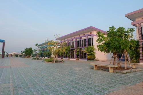 Exterior view, Menam Resort in Bang Len Exterior view, Menam Resort in Bang Len