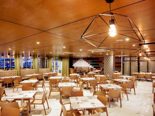 Food and beverages, Hotel101 – Manila in Manila Food and beverages, Hotel101 – Manila in Manila