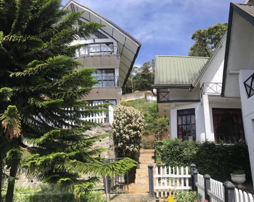 Sherwood Cabaña (Sherwood Cottage) in Nuwara Eliya Sherwood Cabaña (Sherwood Cottage) in Nuwara Eliya
