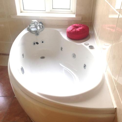 Létesítmények, Óstán Loch Altan (Ostan Loch Altan) in Clonmany Létesítmények, Óstán Loch Altan (Ostan Loch Altan) in Clonmany