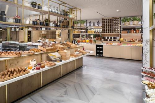 Food and beverages, Meliá Madrid Serrano in Salamanca Food and beverages, Meliá Madrid Serrano in Salamanca