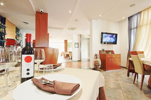 Vilola in Zambratija Vilola in Zambratija