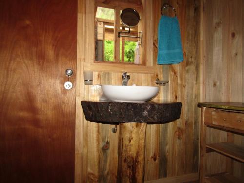 Bathroom, Refugio de Montana Kultrun Mawida, habitacion bano y cocina privada-No cobramos IVA in Curacautin Bathroom, Refugio de Montana Kultrun Mawida, habitacion bano y cocina privada-No cobramos IVA in Curacautin