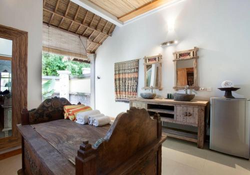 Shower, Taman Sari Bali Resort & Spa in Pemuteran Shower, Taman Sari Bali Resort & Spa in Pemuteran