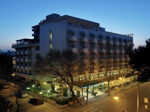 Hotel Poker
Hotel Poker