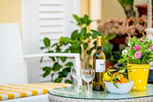 This photo about Le Vie Di Trapani shared on HyHotel.com