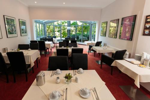 Restaurant, Hotel Landhaus Schlachtensee in Steglitz - Zehlendorf Restaurant, Hotel Landhaus Schlachtensee in Steglitz - Zehlendorf
