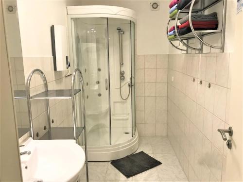 Bathroom, Ferienwohnung bis 8 Personen in Röttenbach Bathroom, Ferienwohnung bis 8 Personen in Röttenbach