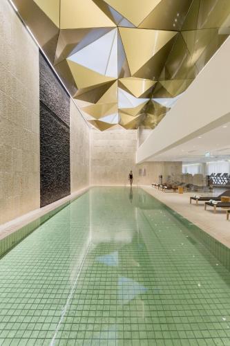 Kolam renang, Orient Jerusalem by Isrotel Exclusive Collection in German Colony Kolam renang, Orient Jerusalem by Isrotel Exclusive Collection in German Colony