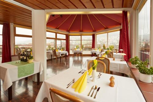 Ресторан, Panoramahotel Berghof in Baiersbronn Ресторан, Panoramahotel Berghof in Baiersbronn