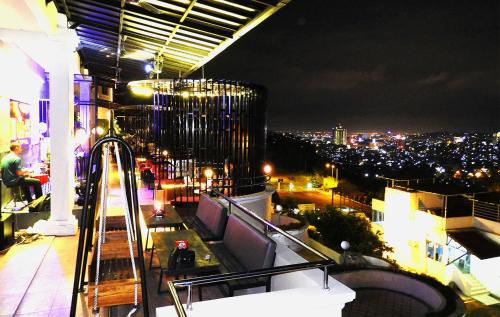 Cibo e bevande, Crown Vista Batam Hotel in Isola di Batam Cibo e bevande, Crown Vista Batam Hotel in Isola di Batam