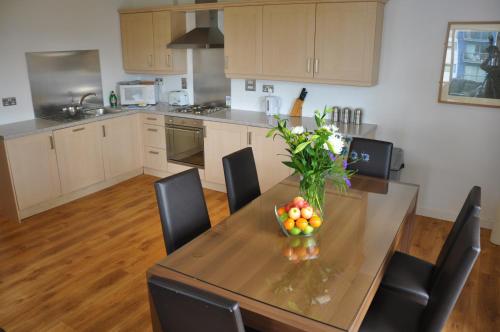 Facilities, Ocean Apartments near Royal Yacht Britannia Facilities, Ocean Apartments near Royal Yacht Britannia