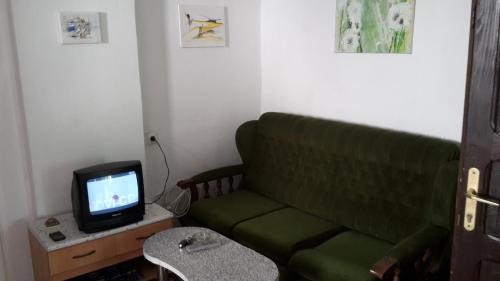 Skopje Center Lux Apartment with parking 30euro, Skopje Skopje Center Lux Apartment with parking 30euro, Skopje