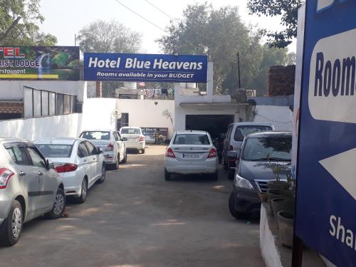 Hotel Blue Heaven in Fatehpur Sikri Hotel Blue Heaven in Fatehpur Sikri
