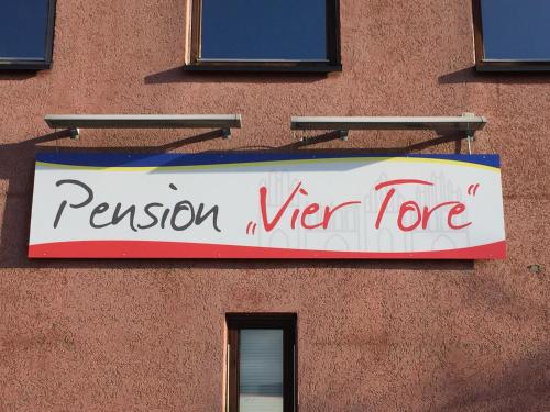 Вхід, Pension ,,Vier Tore'' in Нойбранденбург Вхід, Pension ,,Vier Tore'' in Нойбранденбург