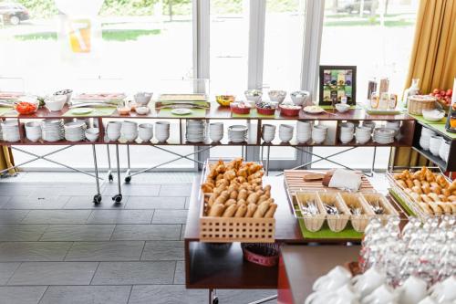 Food and beverages, KYRIAD VIENNA ALTMANNSDORF in 12. Meidling Food and beverages, KYRIAD VIENNA ALTMANNSDORF in 12. Meidling