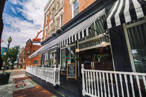 在meiguo.com看到的The Continental Hotel的介绍图片