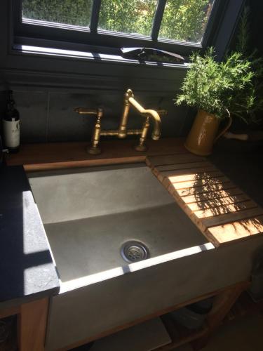 This photo about Elm Cottage Barn shared on HyHotel.com