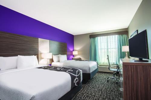 La Quinta Inn & Suites by Wyndham Forsyth in Forsyth La Quinta Inn & Suites by Wyndham Forsyth in Forsyth