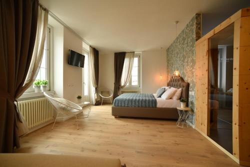 Lainez Rooms & Suites