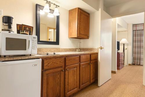 Dapur, Country Inn & Suites by Radisson, Paducah, KY in Paducah (KY) Dapur, Country Inn & Suites by Radisson, Paducah, KY in Paducah (KY)