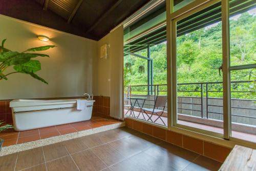 Bathroom, Sun Hola Villa in Datong Township Bathroom, Sun Hola Villa in Datong Township