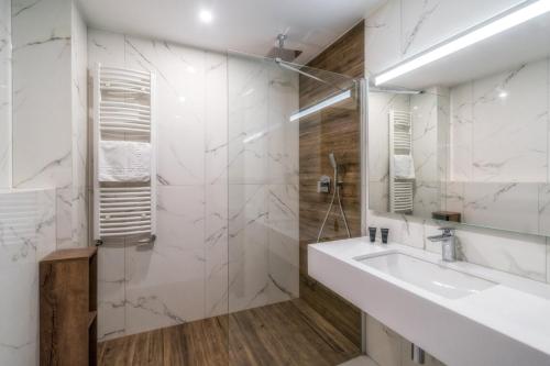 This photo about Hotel Meta Resort & Vine SPA shared on HyHotel.com