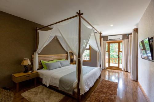 West Sands Ukulhas in Alifu Alifu Atoll West Sands Ukulhas in Alifu Alifu Atoll