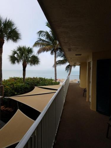 在meiguo.com看到的Vanderbilt Beach Resort的介绍图片