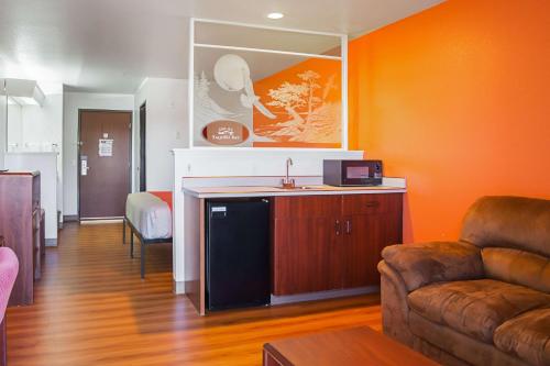 Motel 6 Newport, OR in Newport (OR) Motel 6 Newport, OR in Newport (OR)