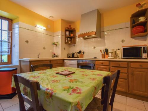 Kitchen, Heavenly holiday home with pool in Villefranche-du-Perigord Kitchen, Heavenly holiday home with pool in Villefranche-du-Perigord