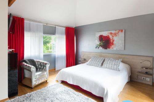 This photo about Les Deux Chenes shared on HyHotel.com