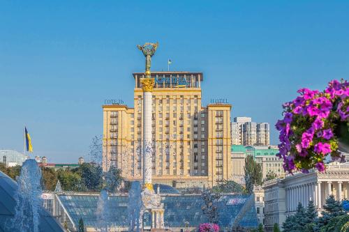 Entree, Ukraina Hotel in Kyiv Entree, Ukraina Hotel in Kyiv