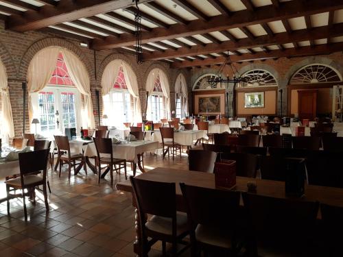 餐廳, LOGIS - Château de la Motte - Hôtel & Restaurant (LOGIS - Chateau de la Motte - Hotel & Restaurant) in 利耶西 餐廳, LOGIS - Château de la Motte - Hôtel & Restaurant (LOGIS - Chateau de la Motte - Hotel & Restaurant) in 利耶西