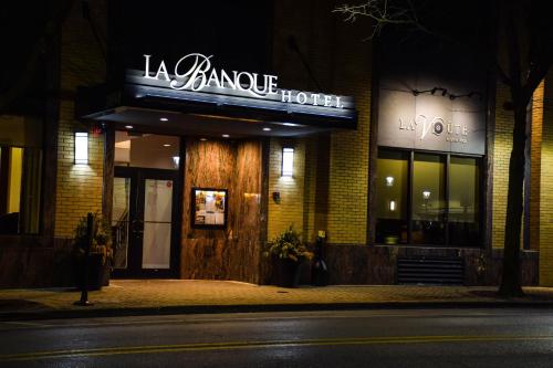 La Banque Hotel in Homewood (IL) La Banque Hotel in Homewood (IL)