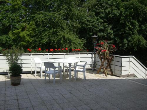Terraza/balcón, Hotel Haus Kirsch in Grevenbroich Terraza/balcón, Hotel Haus Kirsch in Grevenbroich