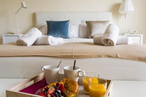 This photo about HQ Rooms Apartments San Vicente shared on HyHotel.com