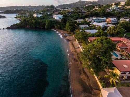 Sunset Shores Beach Hotel in Arnos Vale Sunset Shores Beach Hotel in Arnos Vale