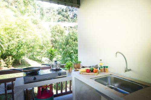 Kitchen, Rest Pause Rainforest Retreat in Bentong Kitchen, Rest Pause Rainforest Retreat in Bentong