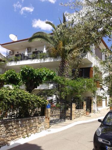 Hotel Ostria Maisonettes and Studios