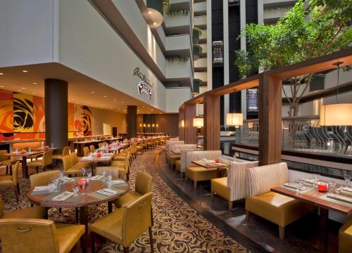Facilities, Hyatt Regency Dallas At Reunion near Pioneer Plaza Facilities, Hyatt Regency Dallas At Reunion near Pioneer Plaza