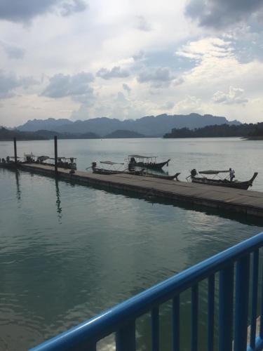 Bamboo House in Khao Sok (Suratthani) Bamboo House in Khao Sok (Suratthani)