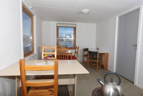 Cocina, The Red House in Tasiilaq Cocina, The Red House in Tasiilaq
