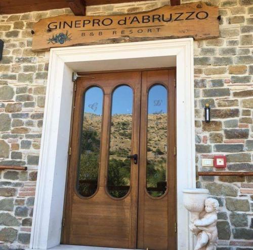 Entrance, Ginepro d'Abruzzo in Lucoli Entrance, Ginepro d'Abruzzo in Lucoli