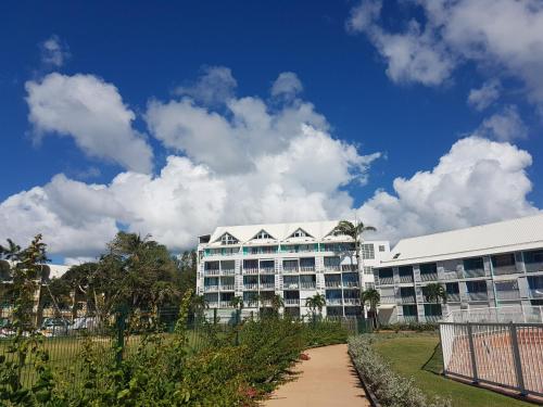 Hôtel Mirella la Fleur: Superbe Appartement avec plage privée