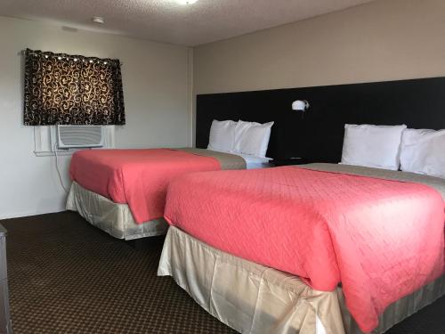 在meiguo.com看到的Laci's Country Inn - Knob Noster的介绍图片