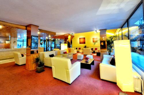 Pub/Ruang Rehat, Hotel Sant Gothard in Puiol del Piu Pub/Ruang Rehat, Hotel Sant Gothard in Puiol del Piu
