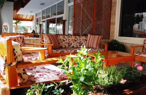 ระเบียง/ชานเรือน, Rain Hotel in คิซคาเลซี ระเบียง/ชานเรือน, Rain Hotel in คิซคาเลซี