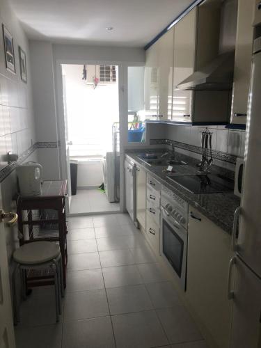 Puerto de la Duquesa sea view