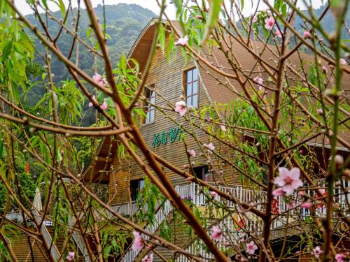 This photo about Tai Lin Shan Ju Chalet Resort shared on HyHotel.com